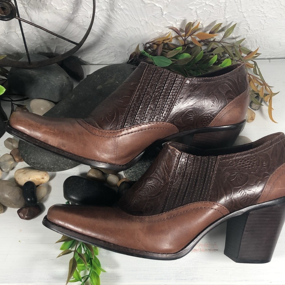 Antonio Mernio Ankle Heeled Bootie Embossed Tooled Leather Bendable Size 9 Boot - Picture 7 of 16